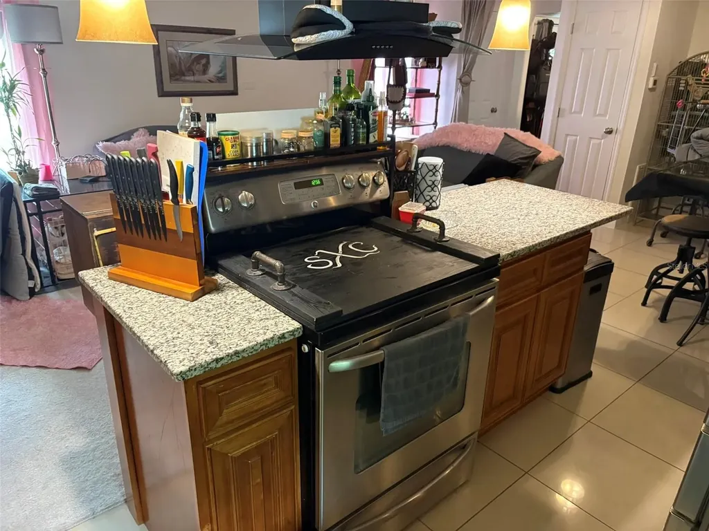 2415 Mayer Street Orlando FL 32806