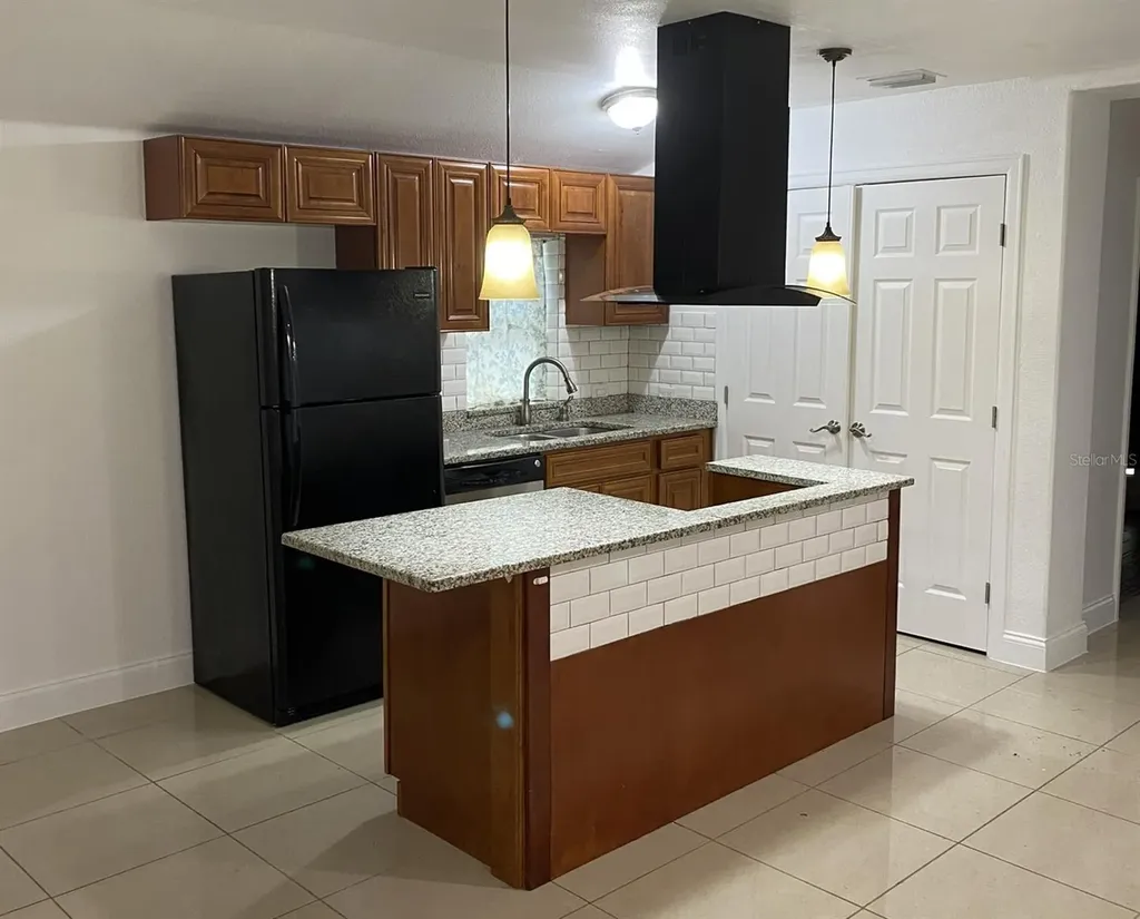 2415 Mayer Street Orlando FL 32806