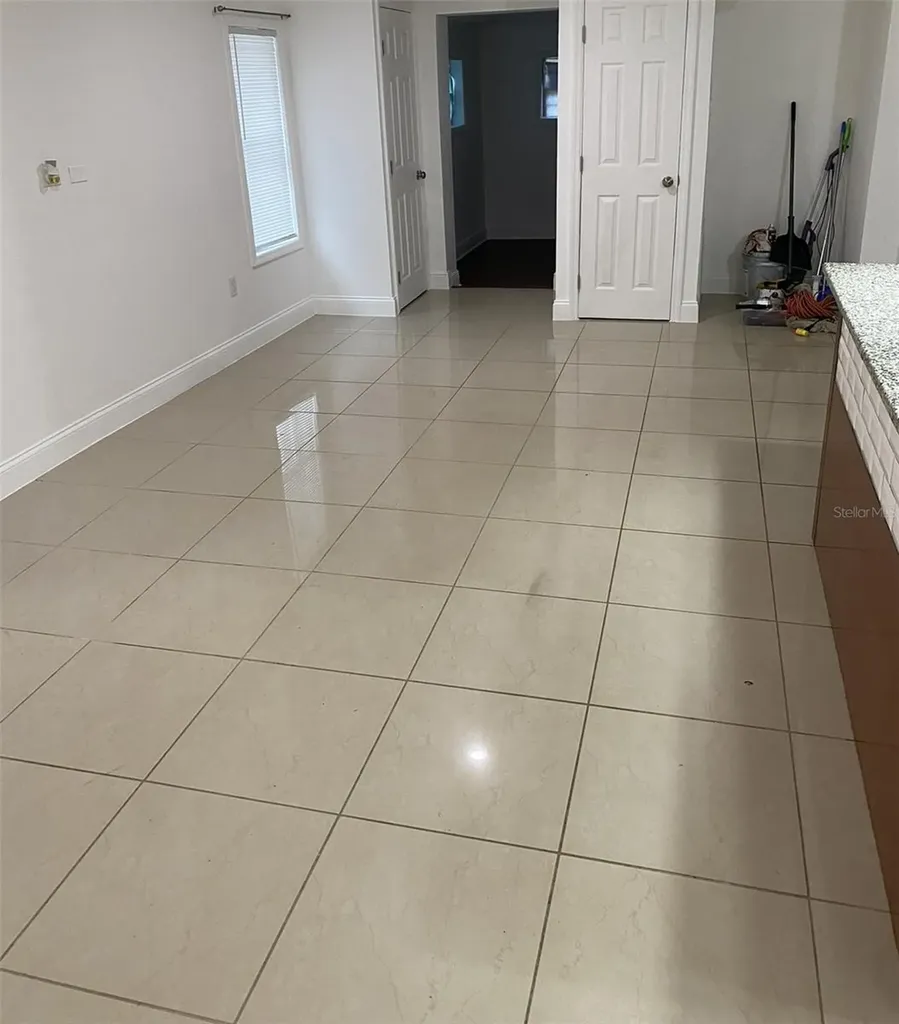 2415 Mayer Street Orlando FL 32806