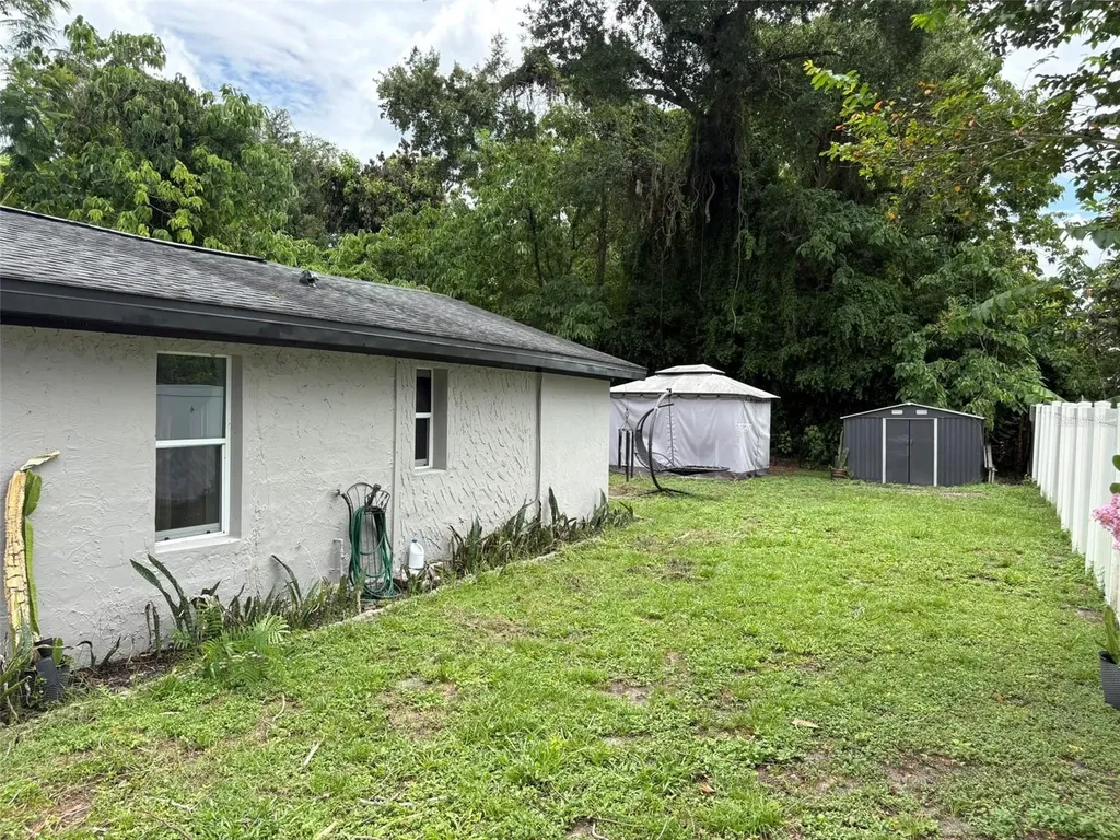 2415 Mayer Street Orlando FL 32806