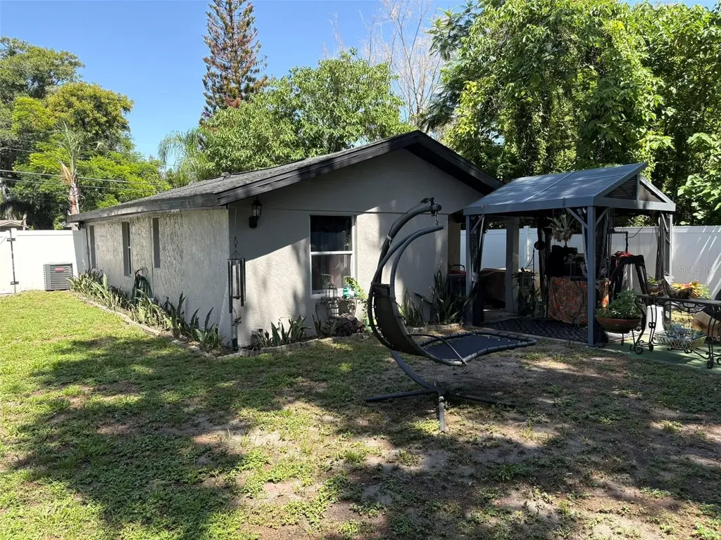 2415 Mayer Street Orlando FL 32806