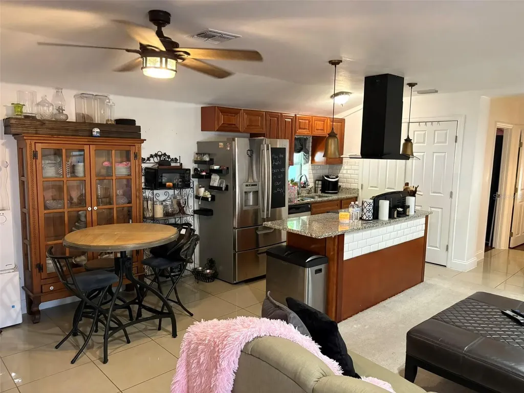 2415 Mayer Street Orlando FL 32806
