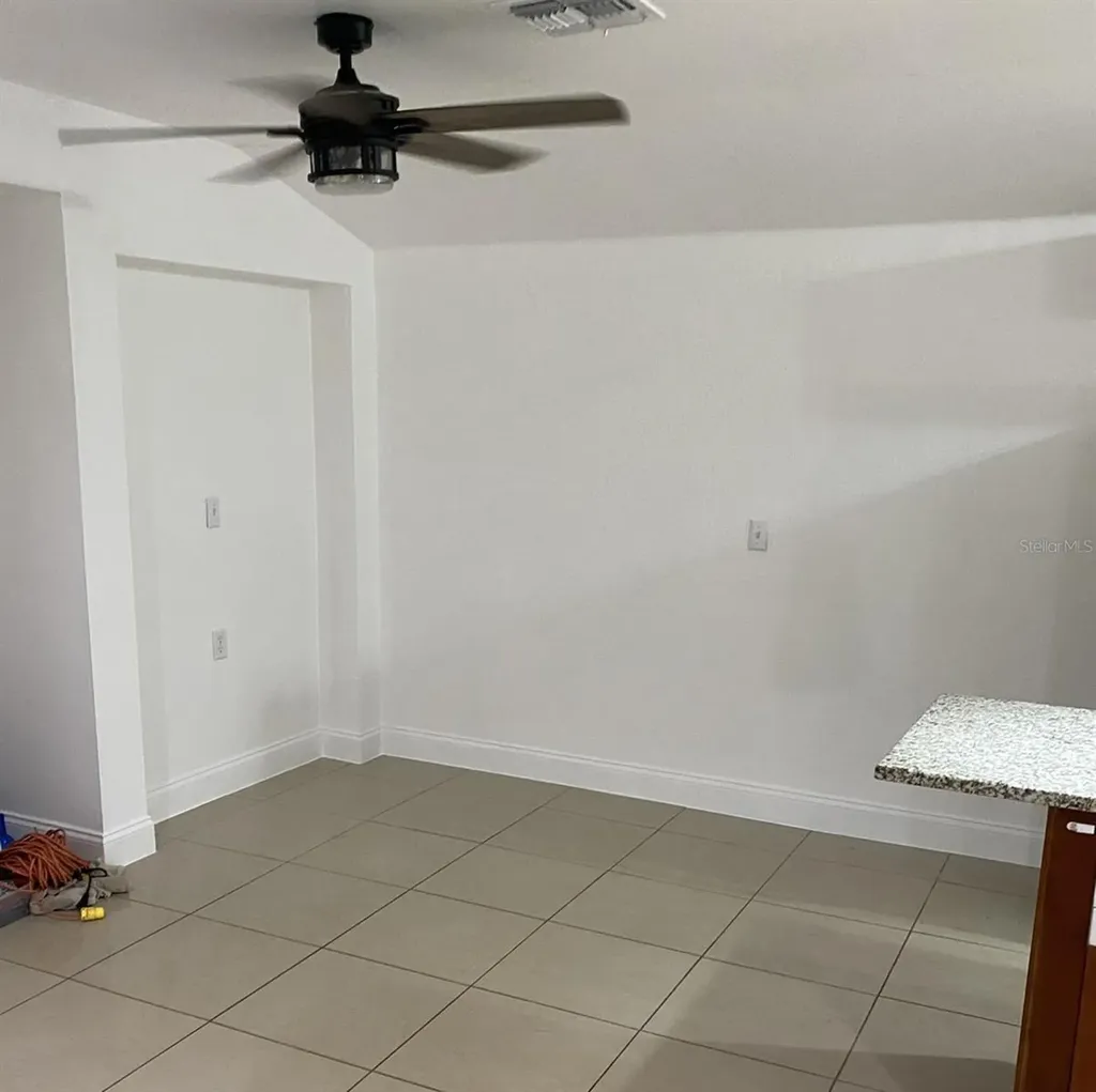 2415 Mayer Street Orlando FL 32806