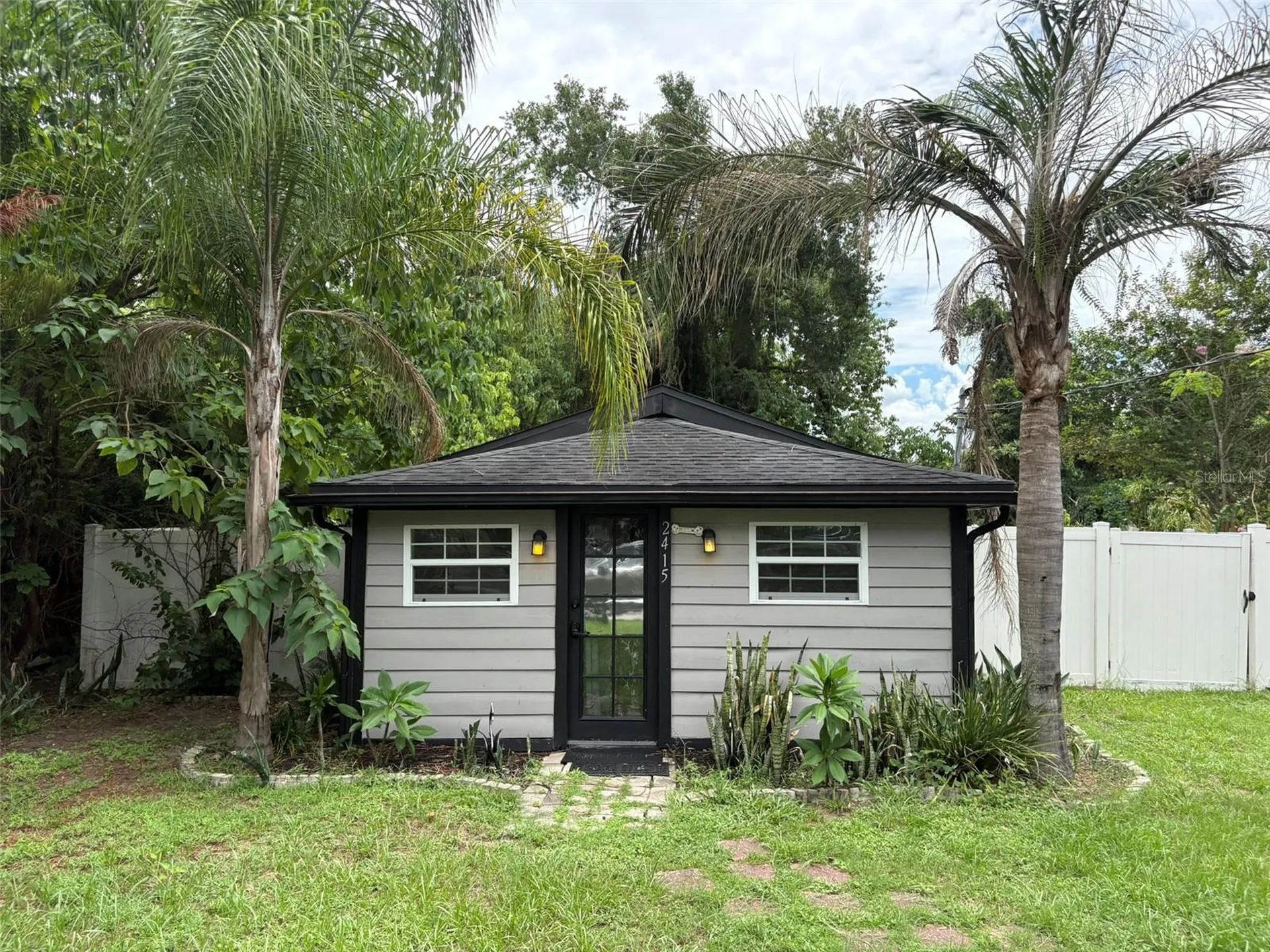 2415 Mayer Street Orlando FL 32806