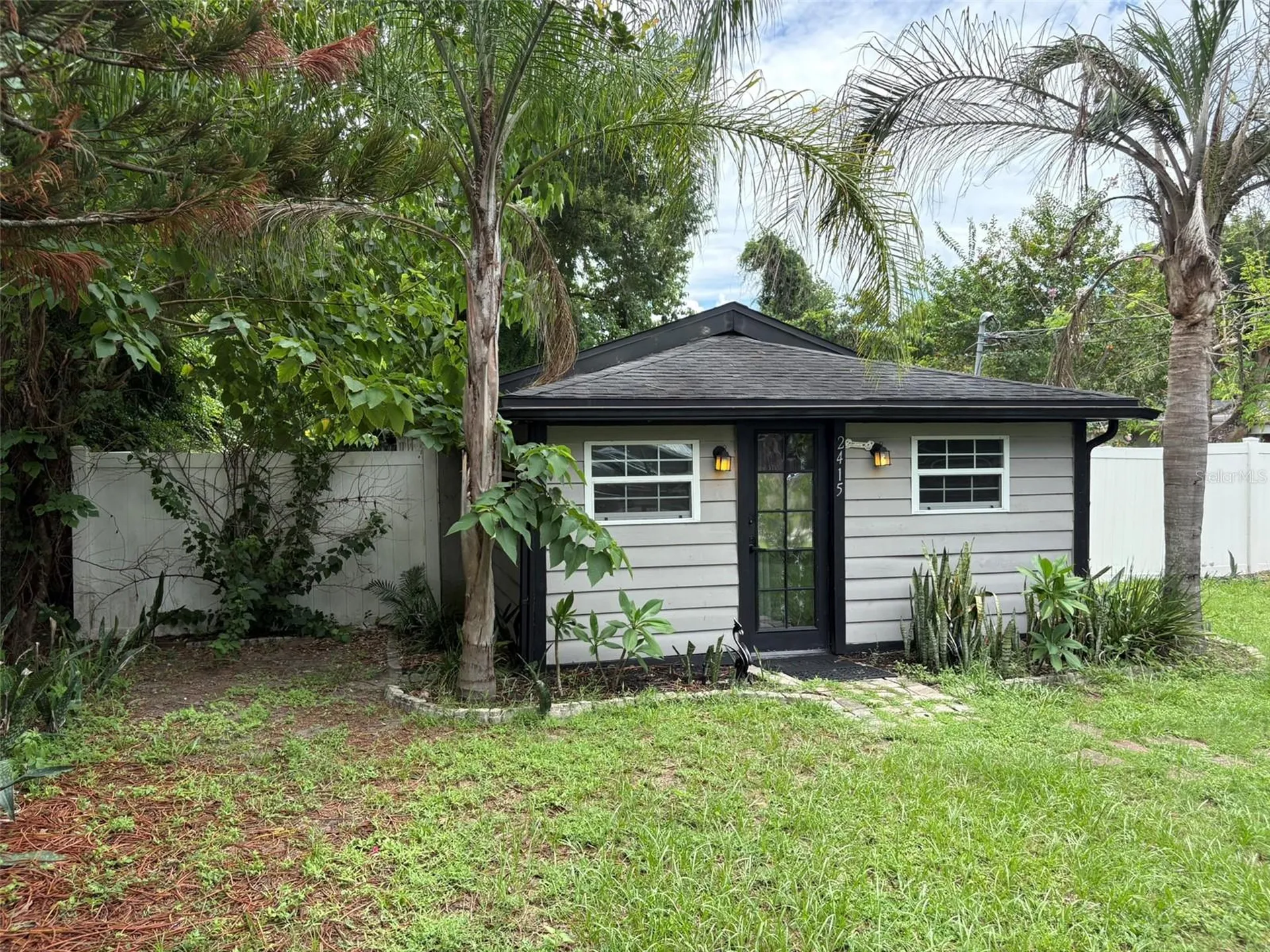 2415 Mayer Street Orlando FL 32806