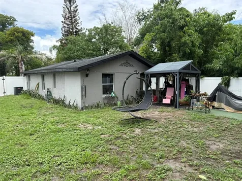 2415 Mayer Street Orlando FL 32806