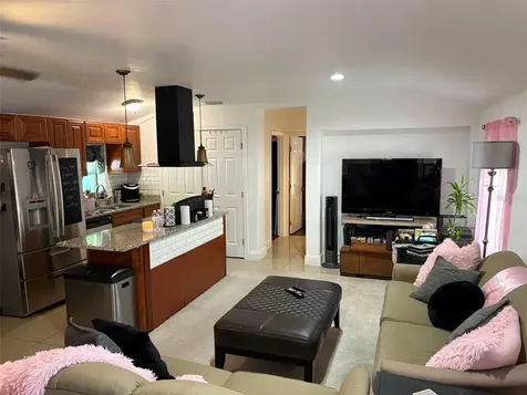 2415 Mayer Street Orlando FL 32806
