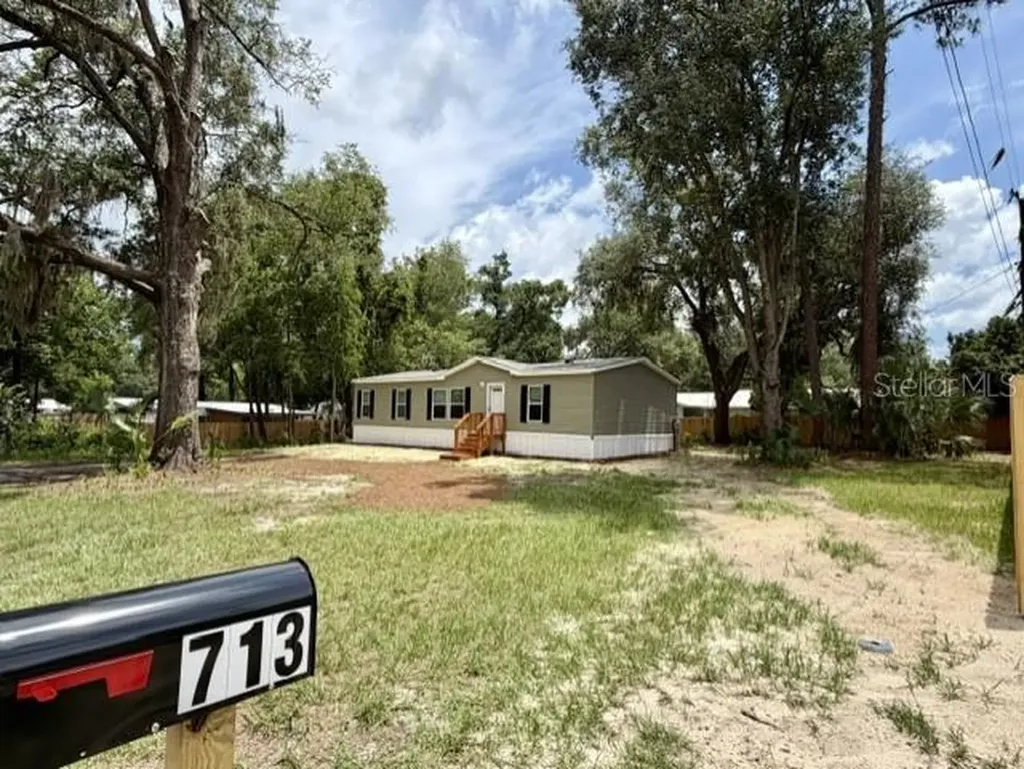 713 NE 3rd Street Chiefland FL 32626