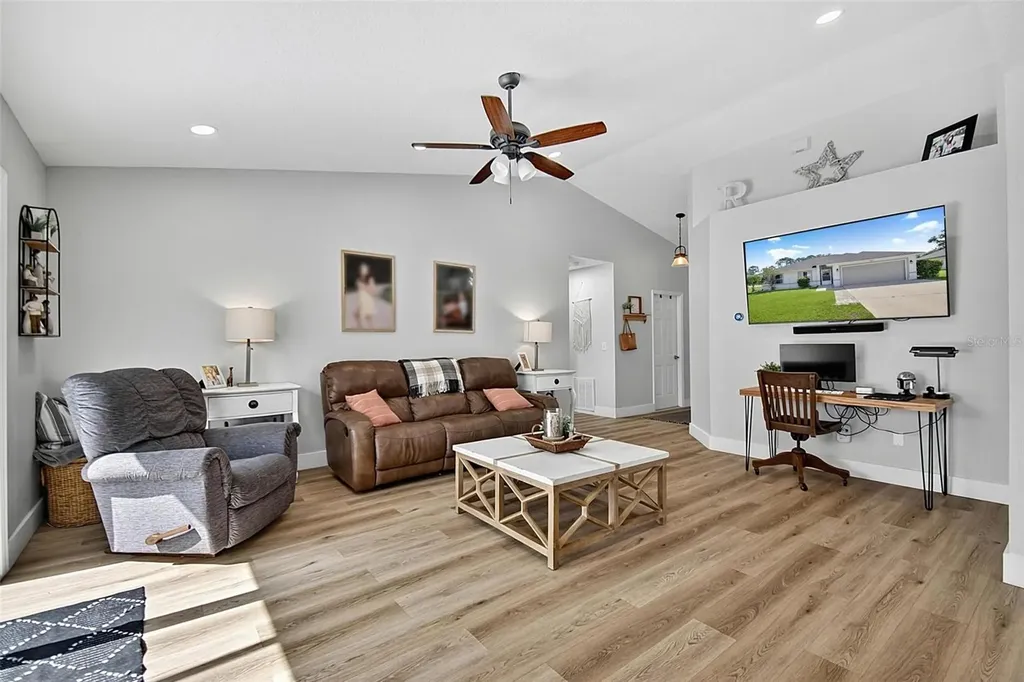 1 Round Tree Drive Palm Coast FL 32164