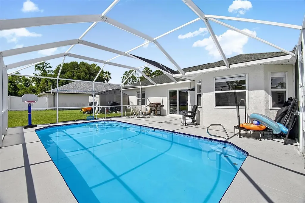 1 Round Tree Drive Palm Coast FL 32164