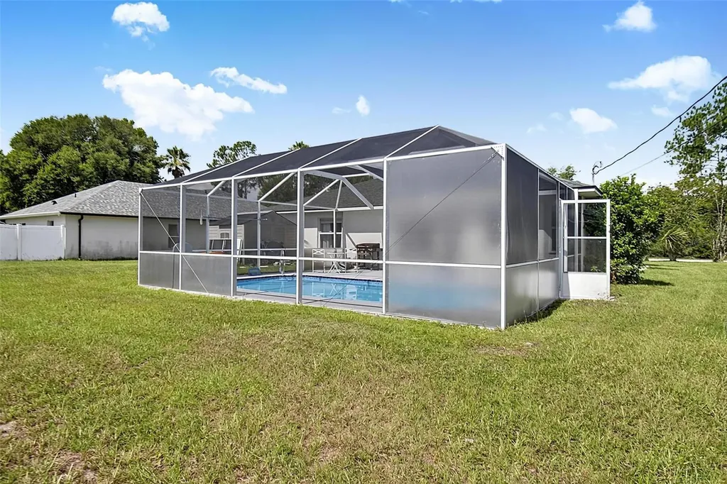 1 Round Tree Drive Palm Coast FL 32164