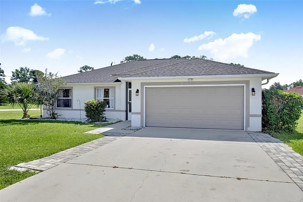 1 Round Tree Drive Palm Coast FL 32164