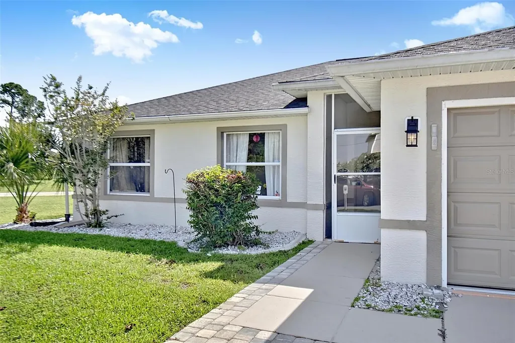 1 Round Tree Drive Palm Coast FL 32164