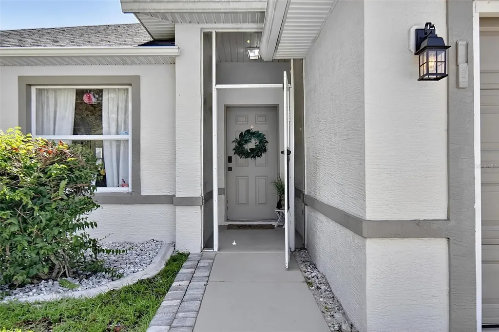 1 Round Tree Drive Palm Coast FL 32164