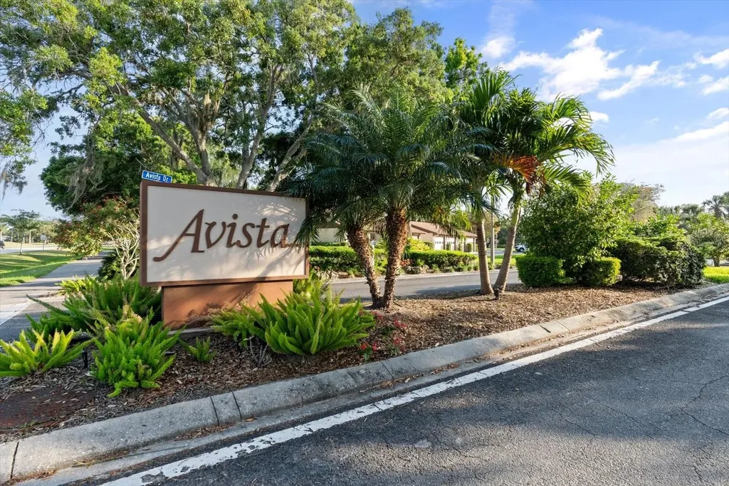 5753 Avista Drive Sarasota FL 34243