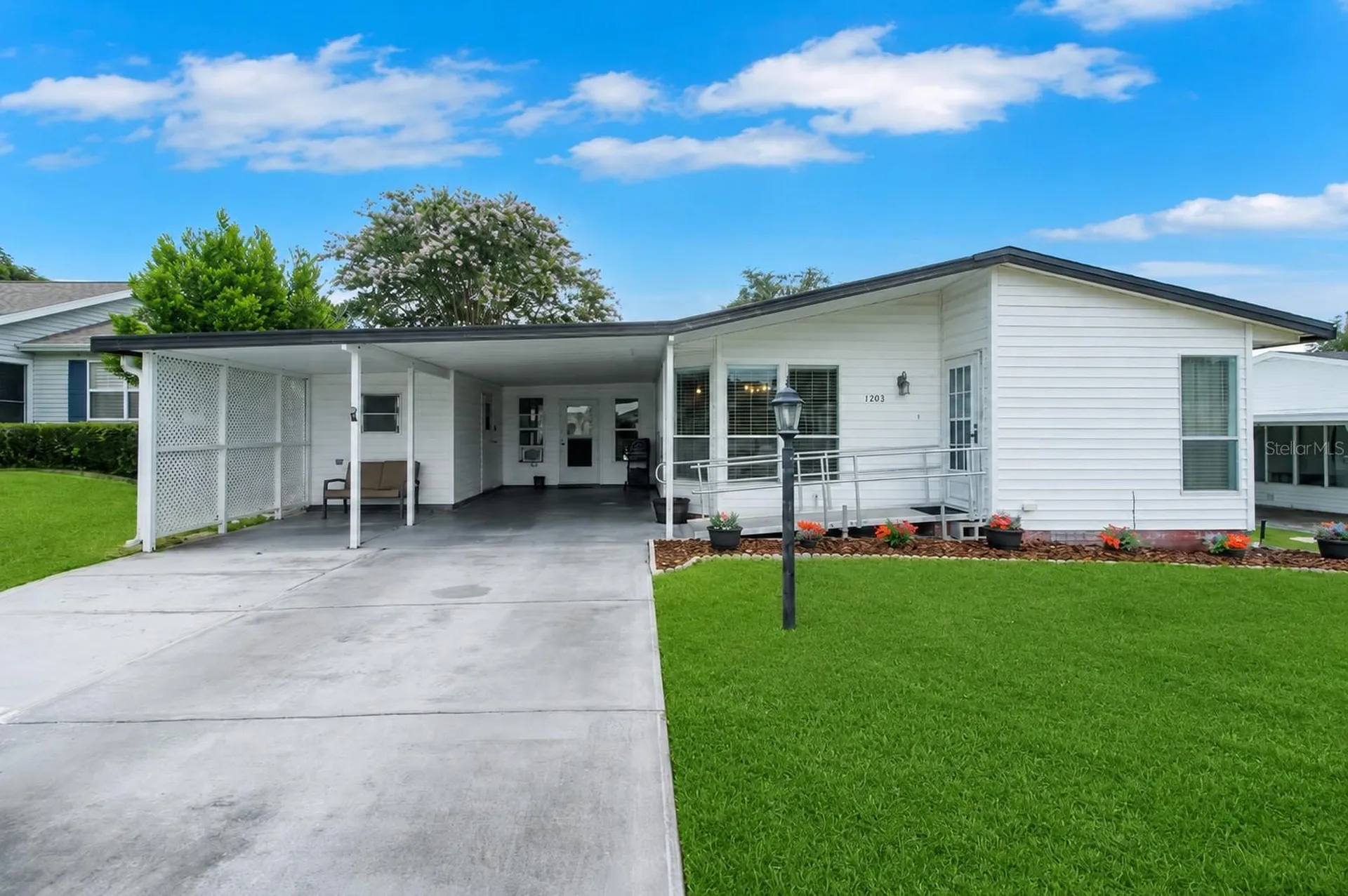 1203 Granada Court Lady Lake FL 32159
