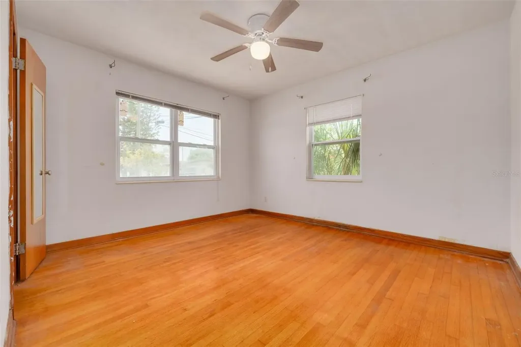 869 53rd Avenue S St Petersburg FL 33705