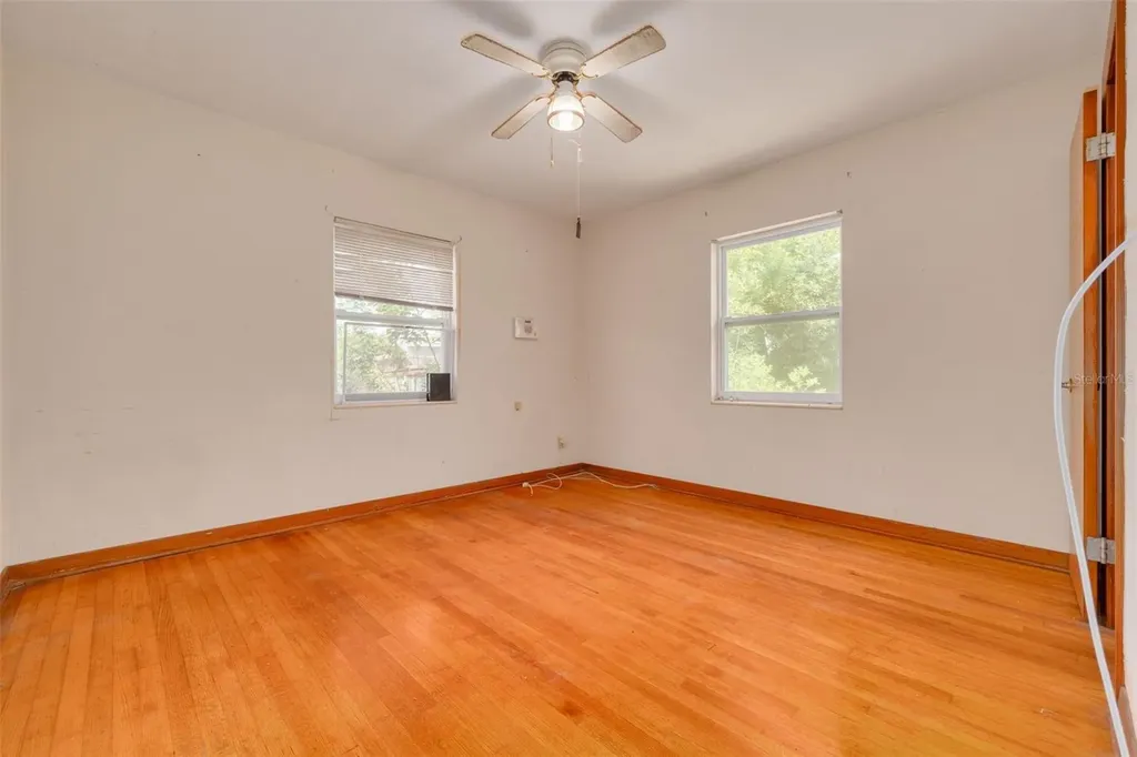 869 53rd Avenue S St Petersburg FL 33705