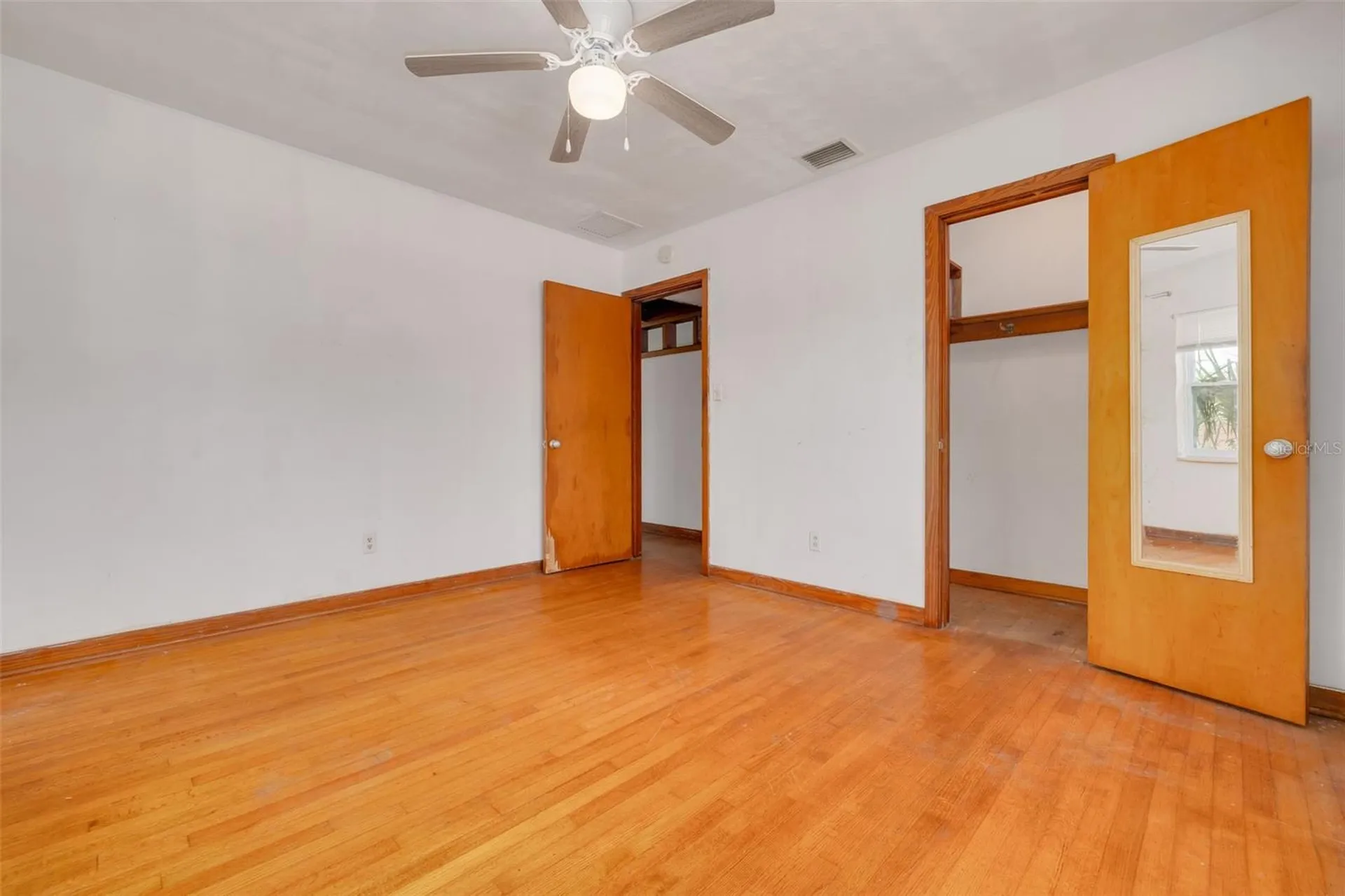869 53rd Avenue S St Petersburg FL 33705