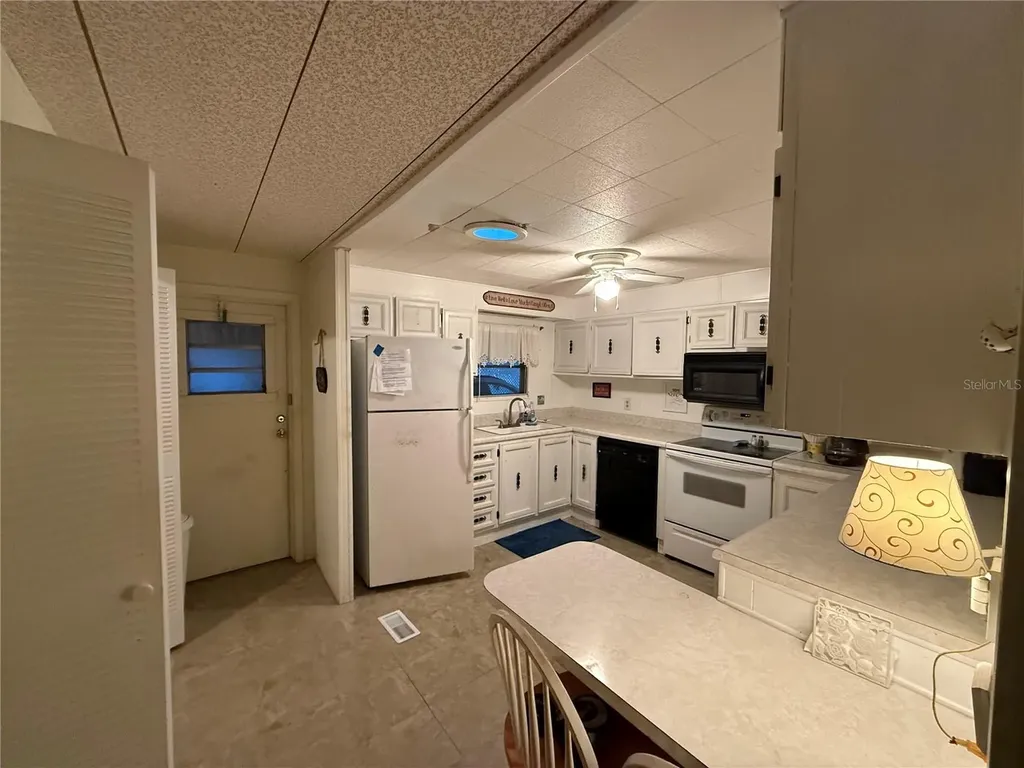 103 N Timber Trail Wildwood FL 34785