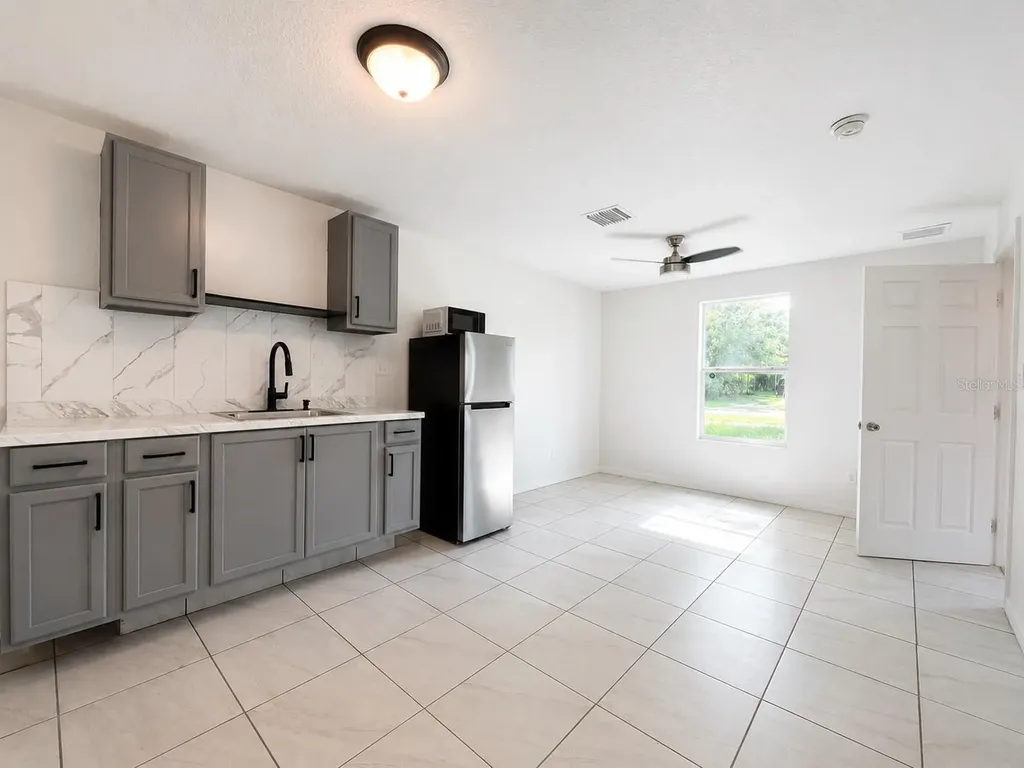 109 N Oakland Street Leesburg FL 34748