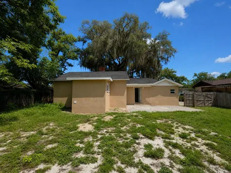 109 N Oakland Street Leesburg FL 34748