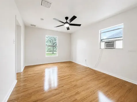 109 N Oakland Street Leesburg FL 34748