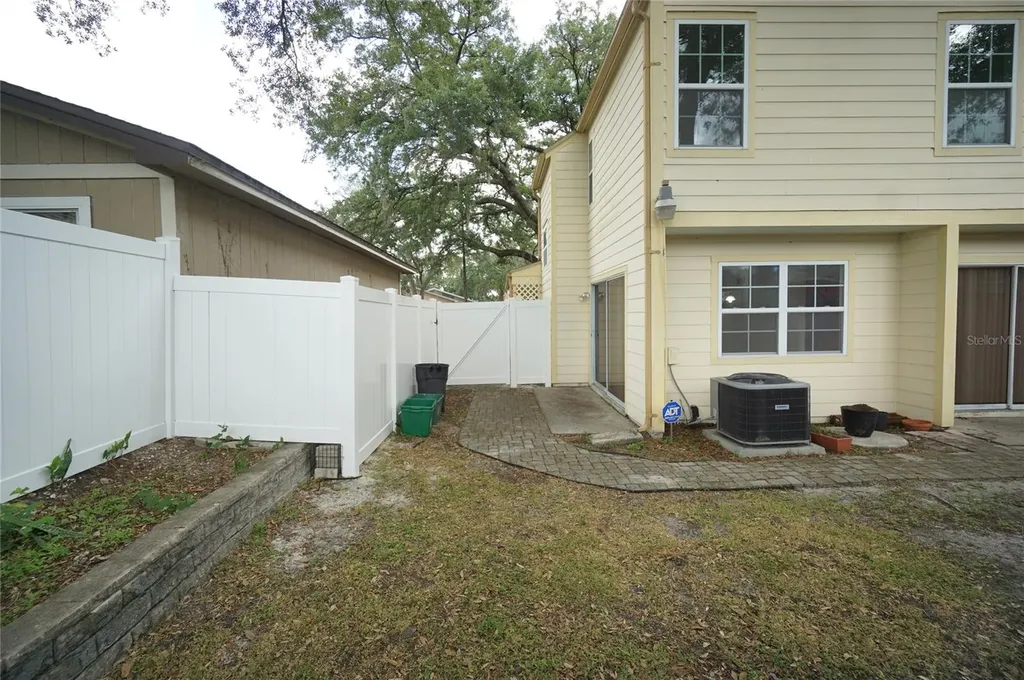7605 Glades Court Tampa FL 33637
