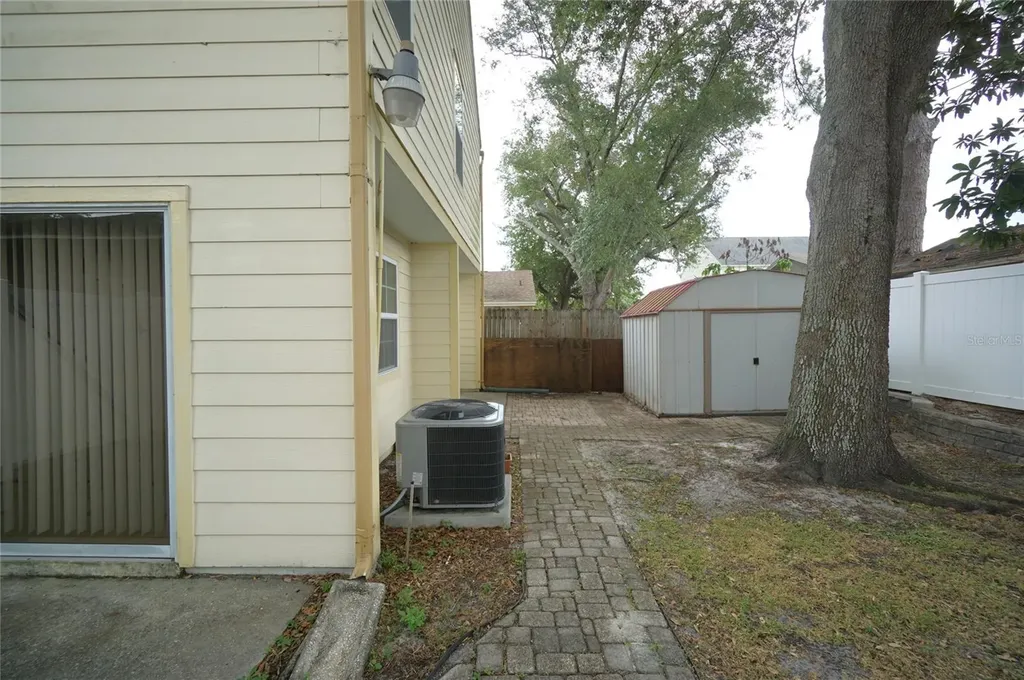 7605 Glades Court Tampa FL 33637