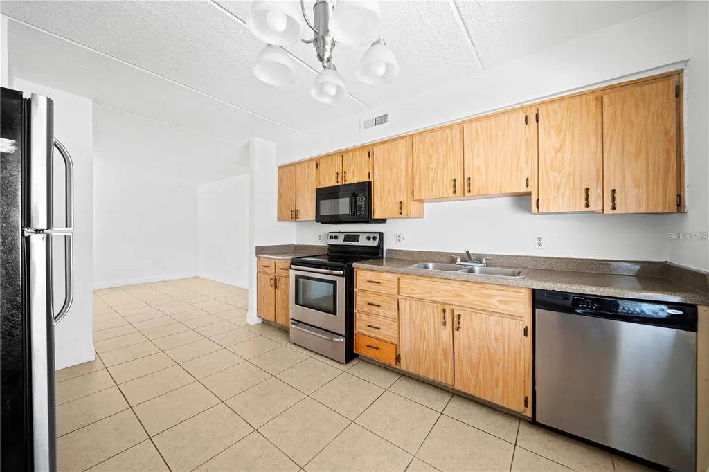 702 Michigan Court St Cloud FL 34769