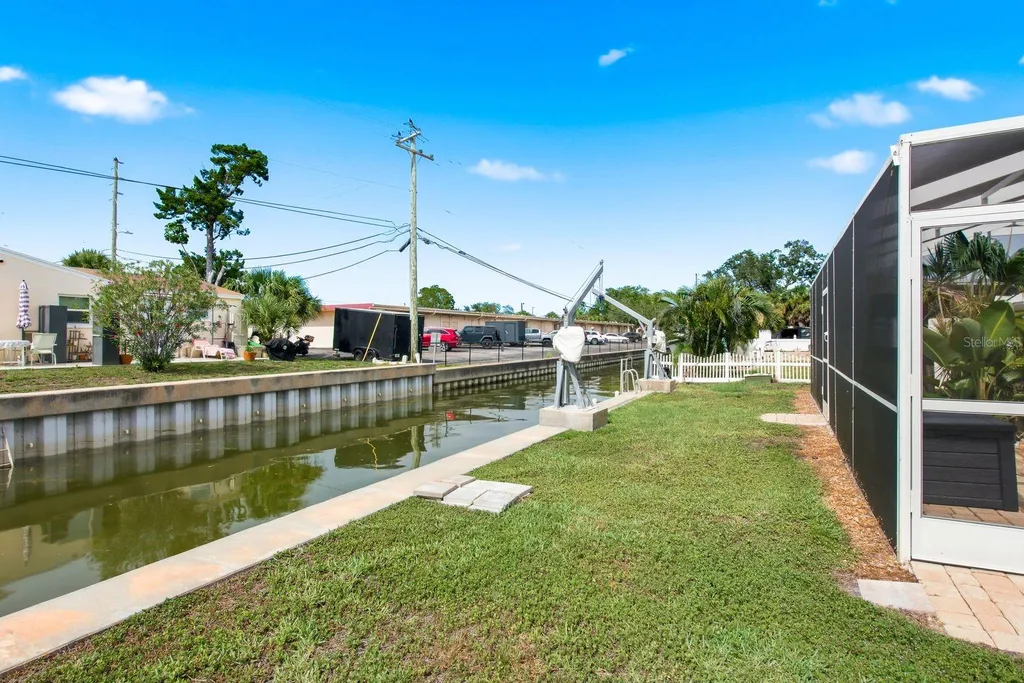 580 Baywood Drive N Dunedin FL 34698