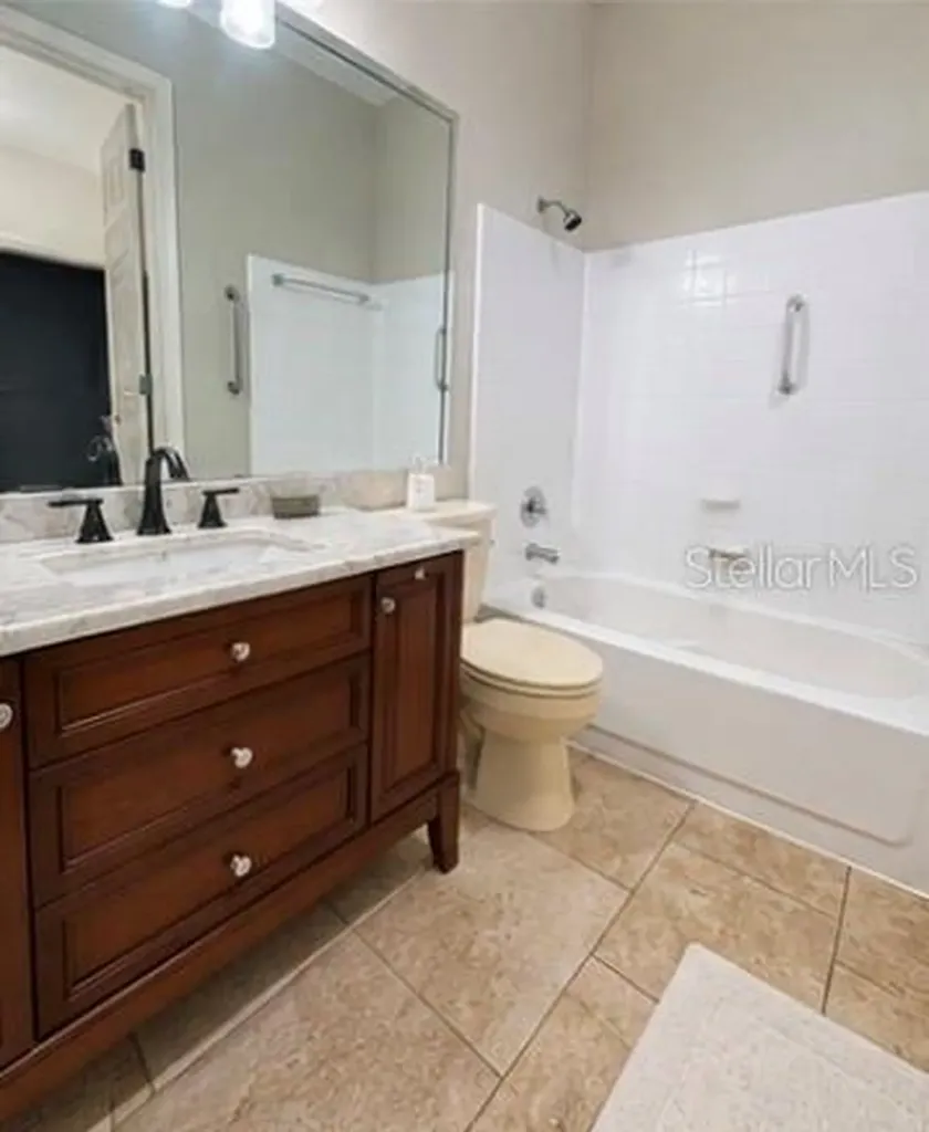 3915 NW 7th Place Gainesville FL 32607
