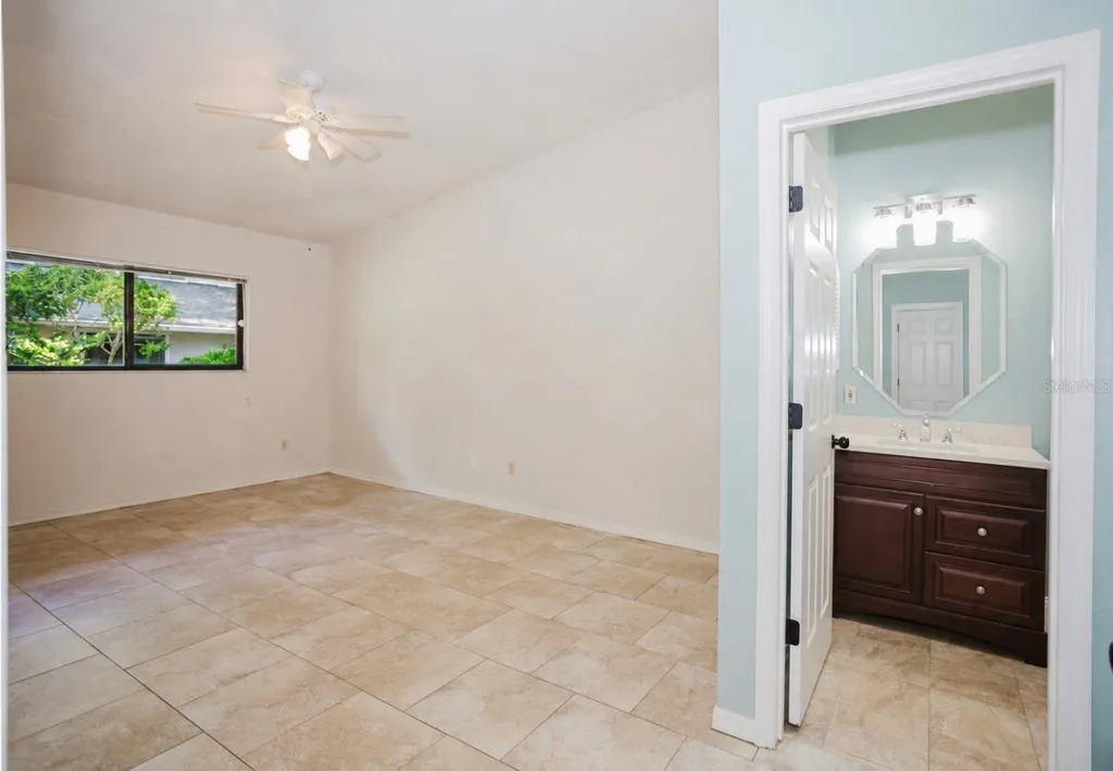3915 NW 7th Place Gainesville FL 32607