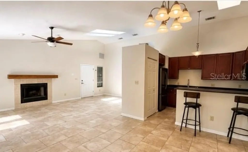 3915 NW 7th Place Gainesville FL 32607