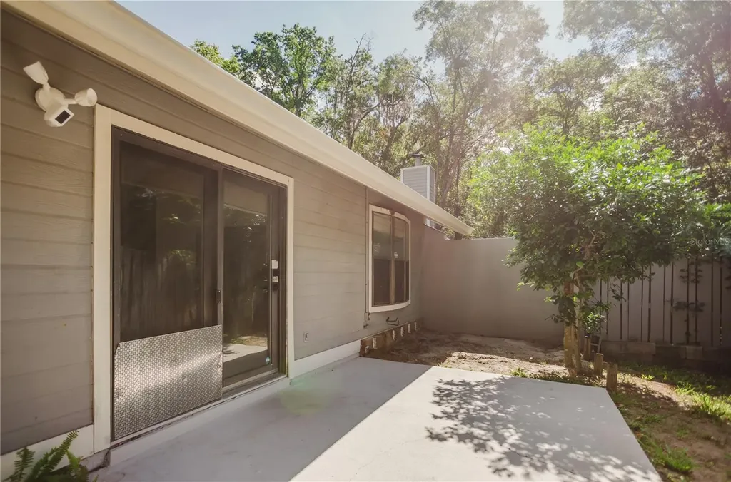 3915 NW 7th Place Gainesville FL 32607