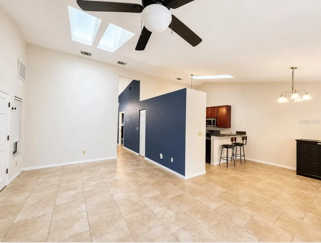3915 NW 7th Place Gainesville FL 32607