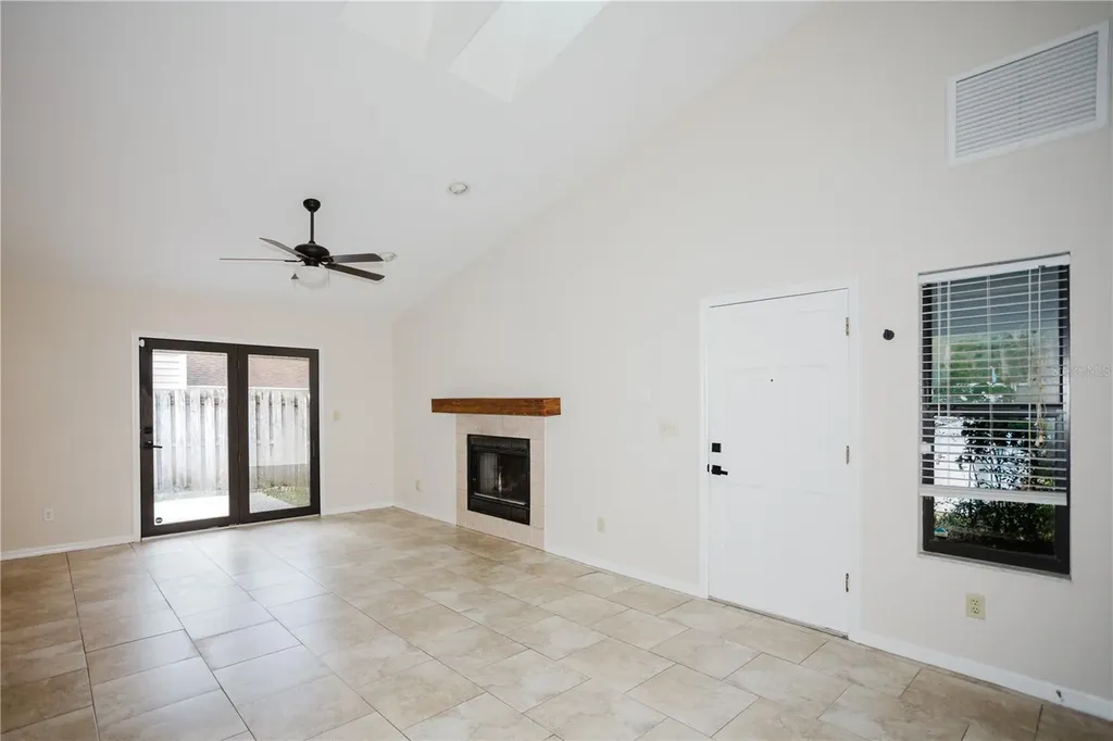 3915 NW 7th Place Gainesville FL 32607