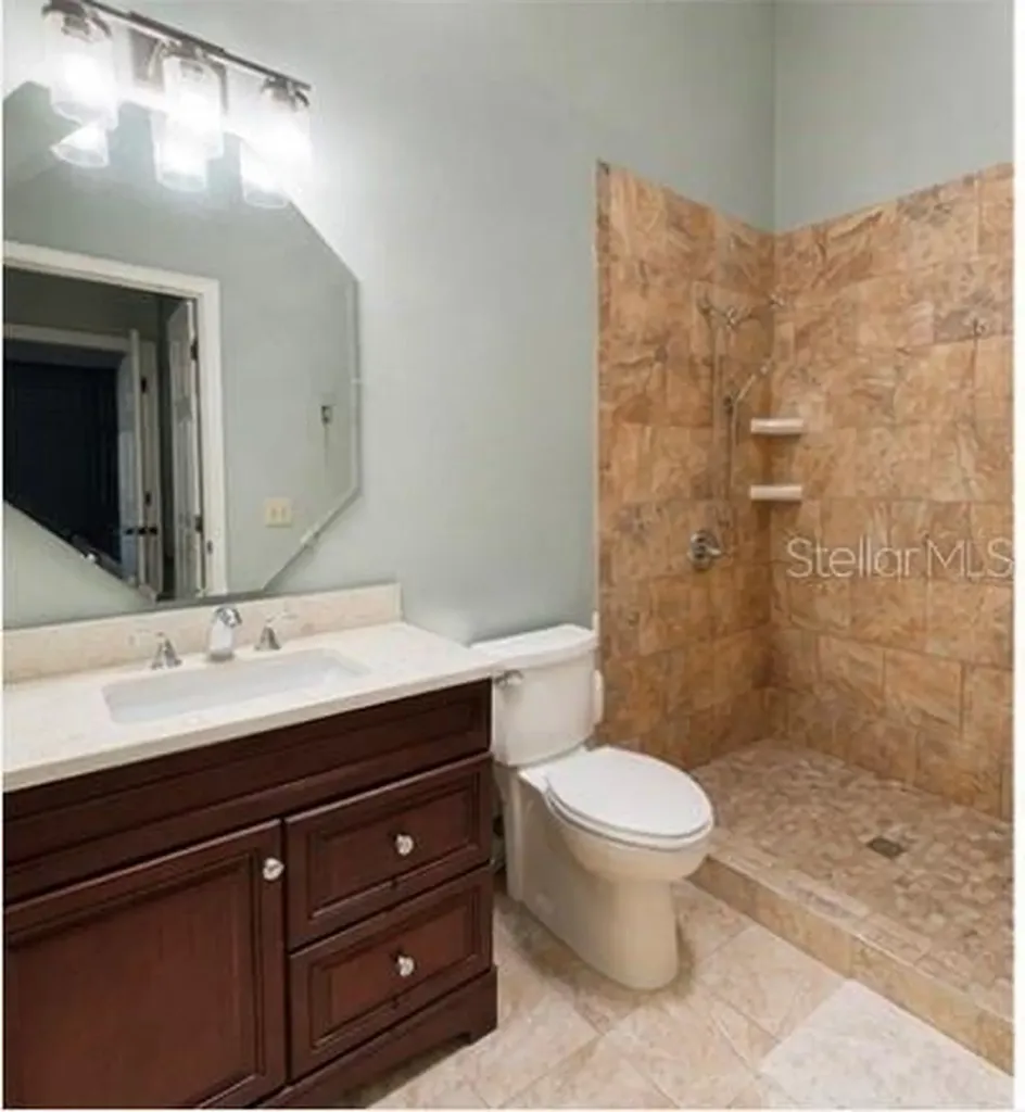 3915 NW 7th Place Gainesville FL 32607