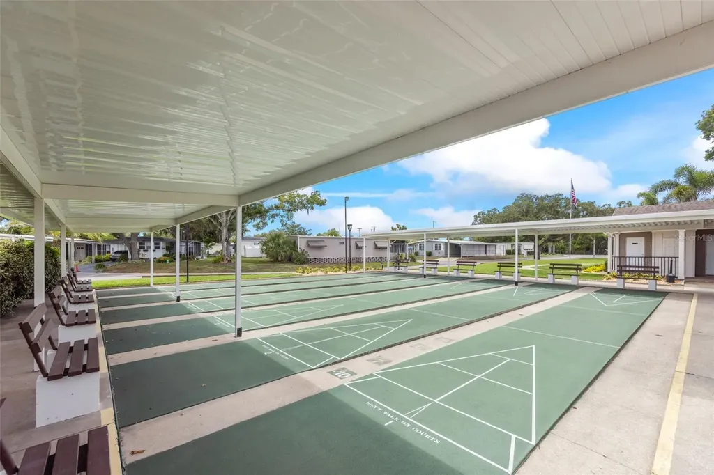 15601 Lakeshore Villa Loop Tampa FL 33613