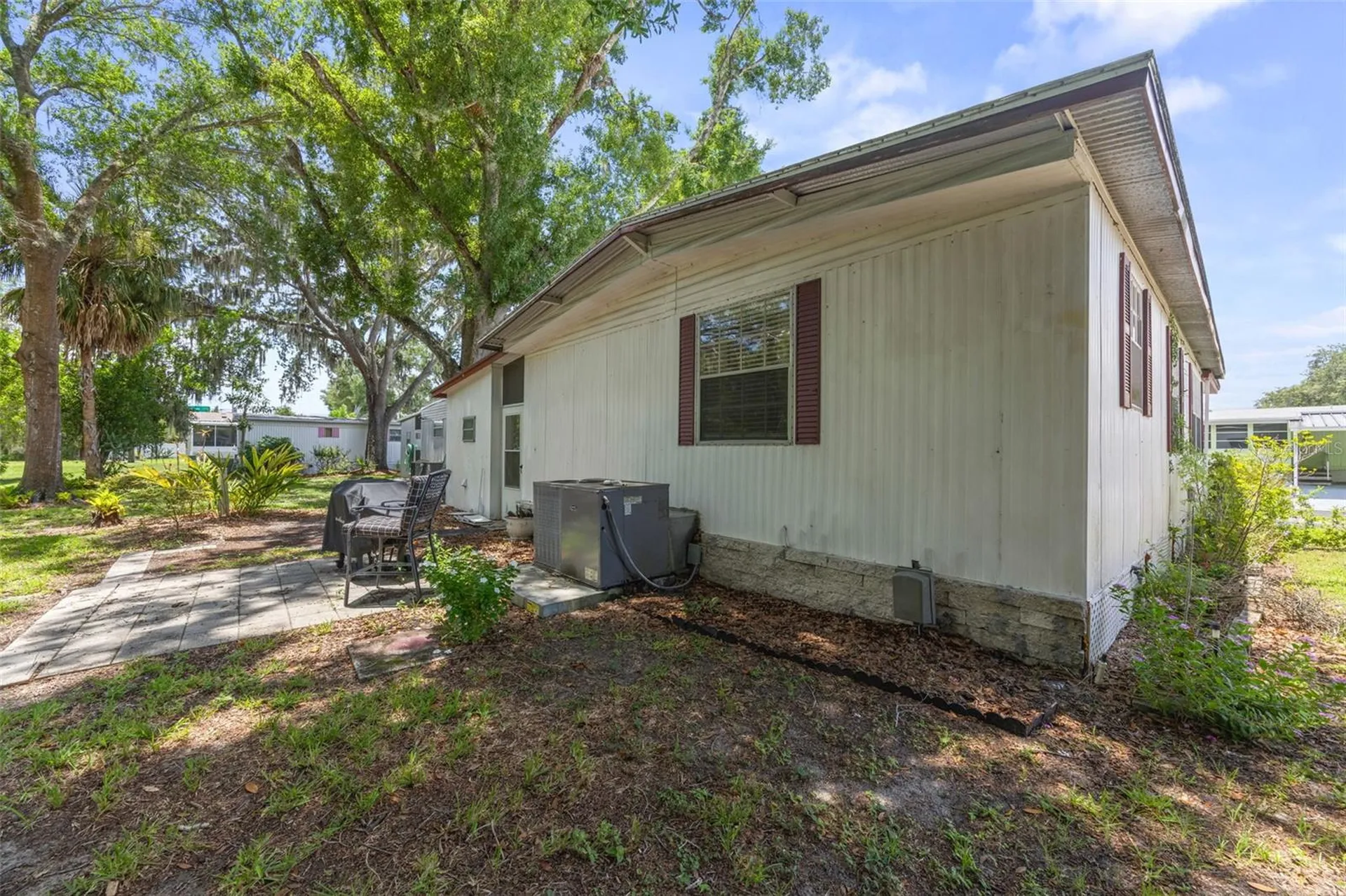 15601 Lakeshore Villa Loop Tampa FL 33613