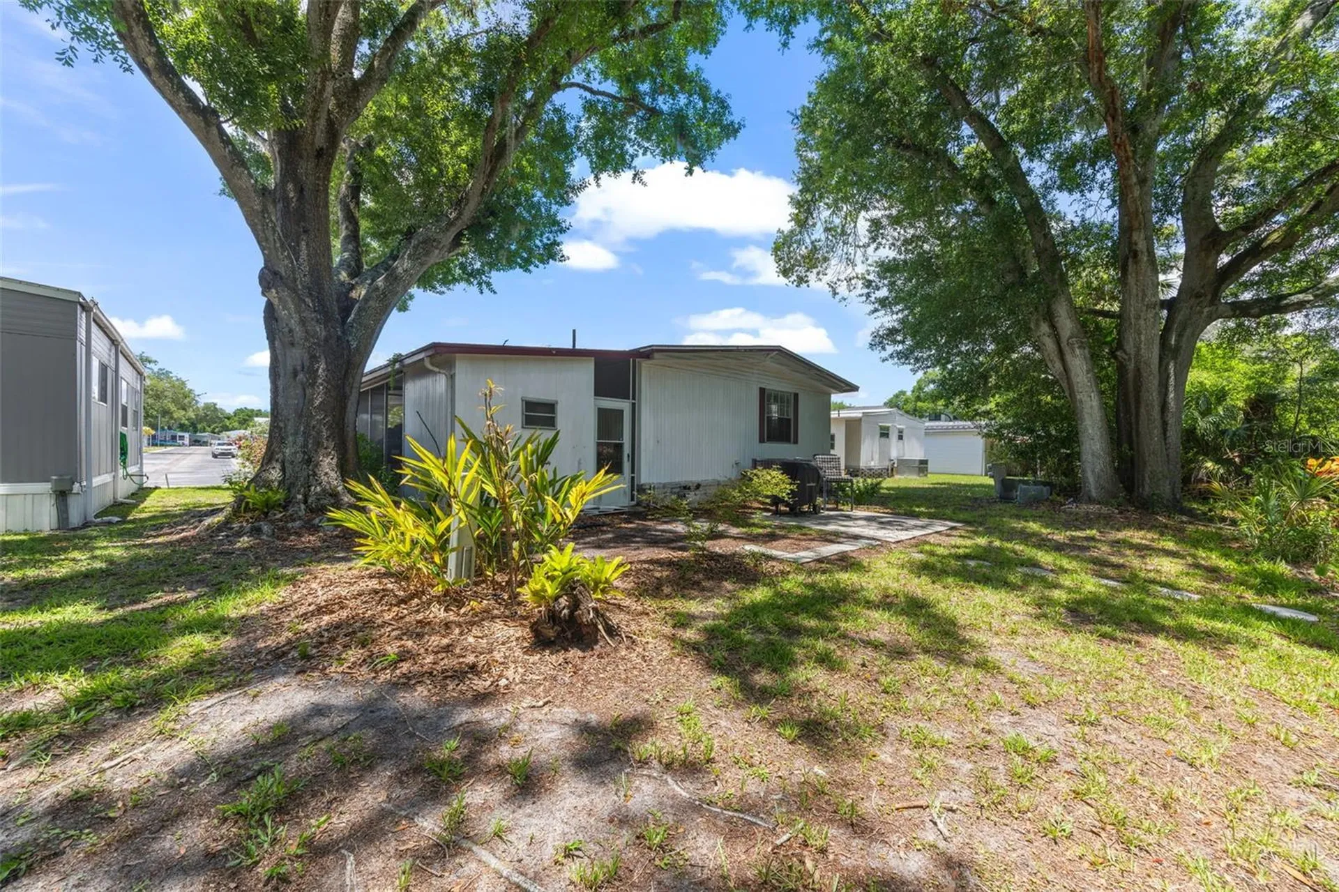 15601 Lakeshore Villa Loop Tampa FL 33613