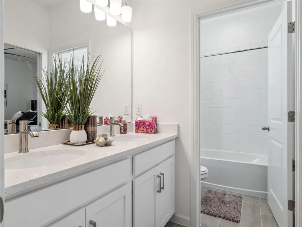 591 Via Bella Court Howey In The Hills FL 34737