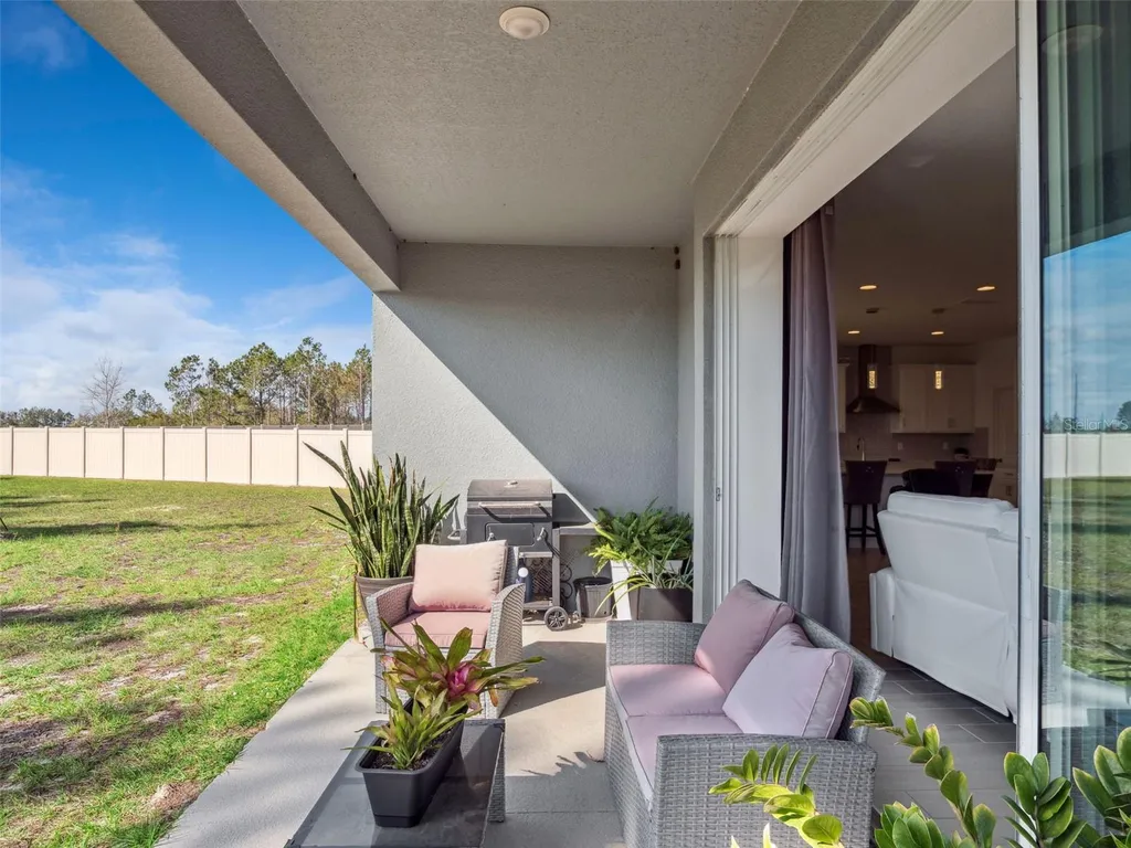 591 Via Bella Court Howey In The Hills FL 34737