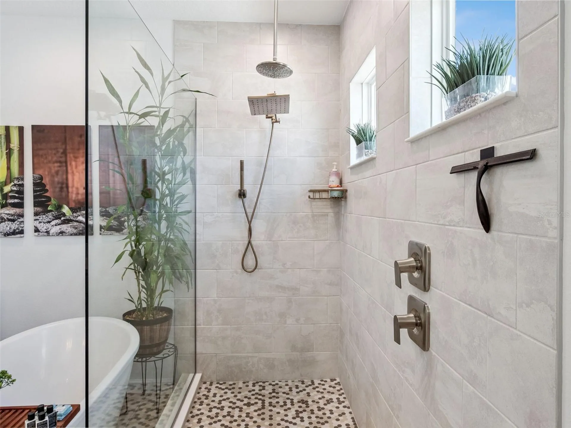 591 Via Bella Court Howey In The Hills FL 34737