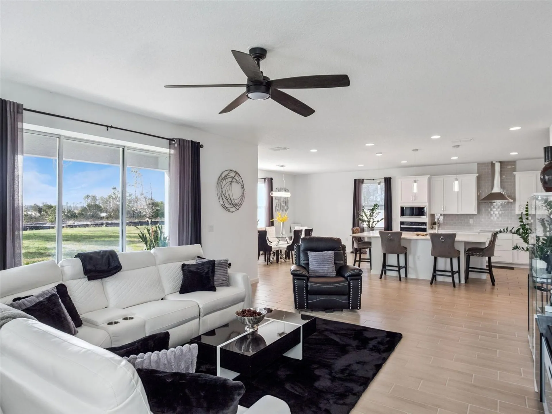 591 Via Bella Court Howey In The Hills FL 34737