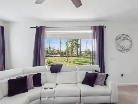 591 Via Bella Court Howey In The Hills FL 34737