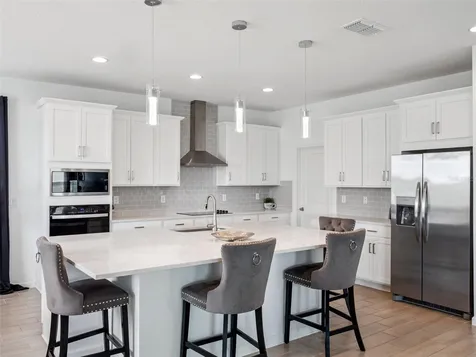 591 Via Bella Court Howey In The Hills FL 34737