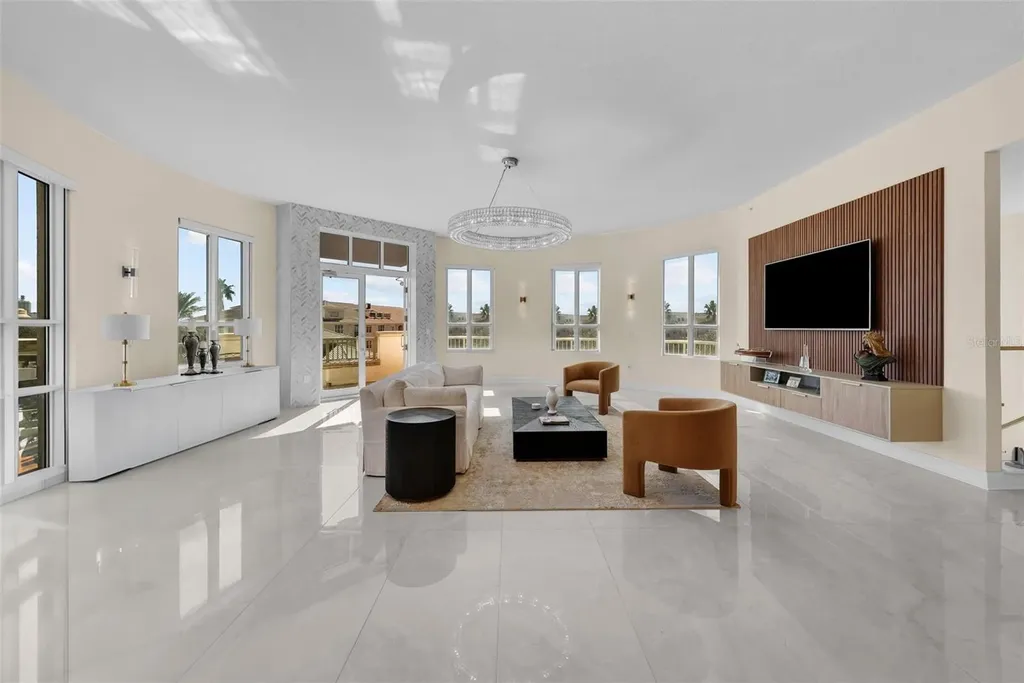 450 Knights Run Avenue Tampa FL 33602