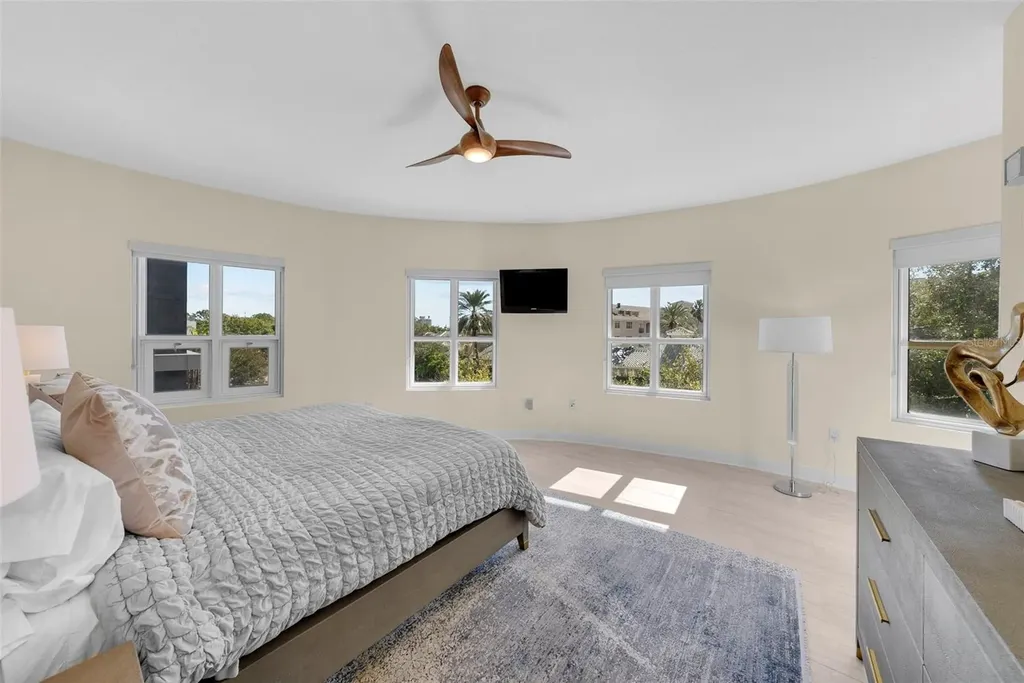 450 Knights Run Avenue Tampa FL 33602