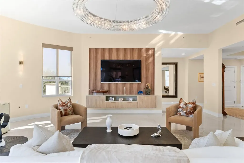 450 Knights Run Avenue Tampa FL 33602